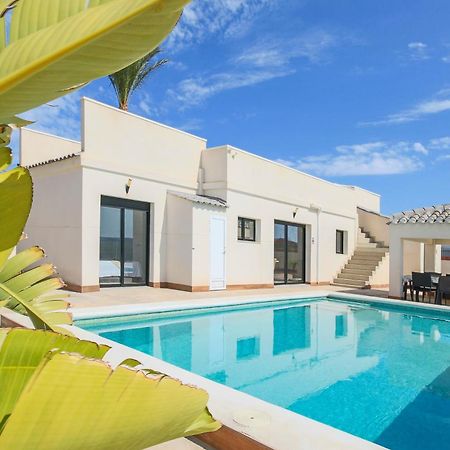 Pink Lagoon Villa Торевиеха Екстериор снимка