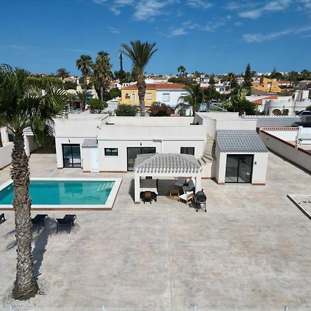 Pink Lagoon Villa Торевиеха Екстериор снимка