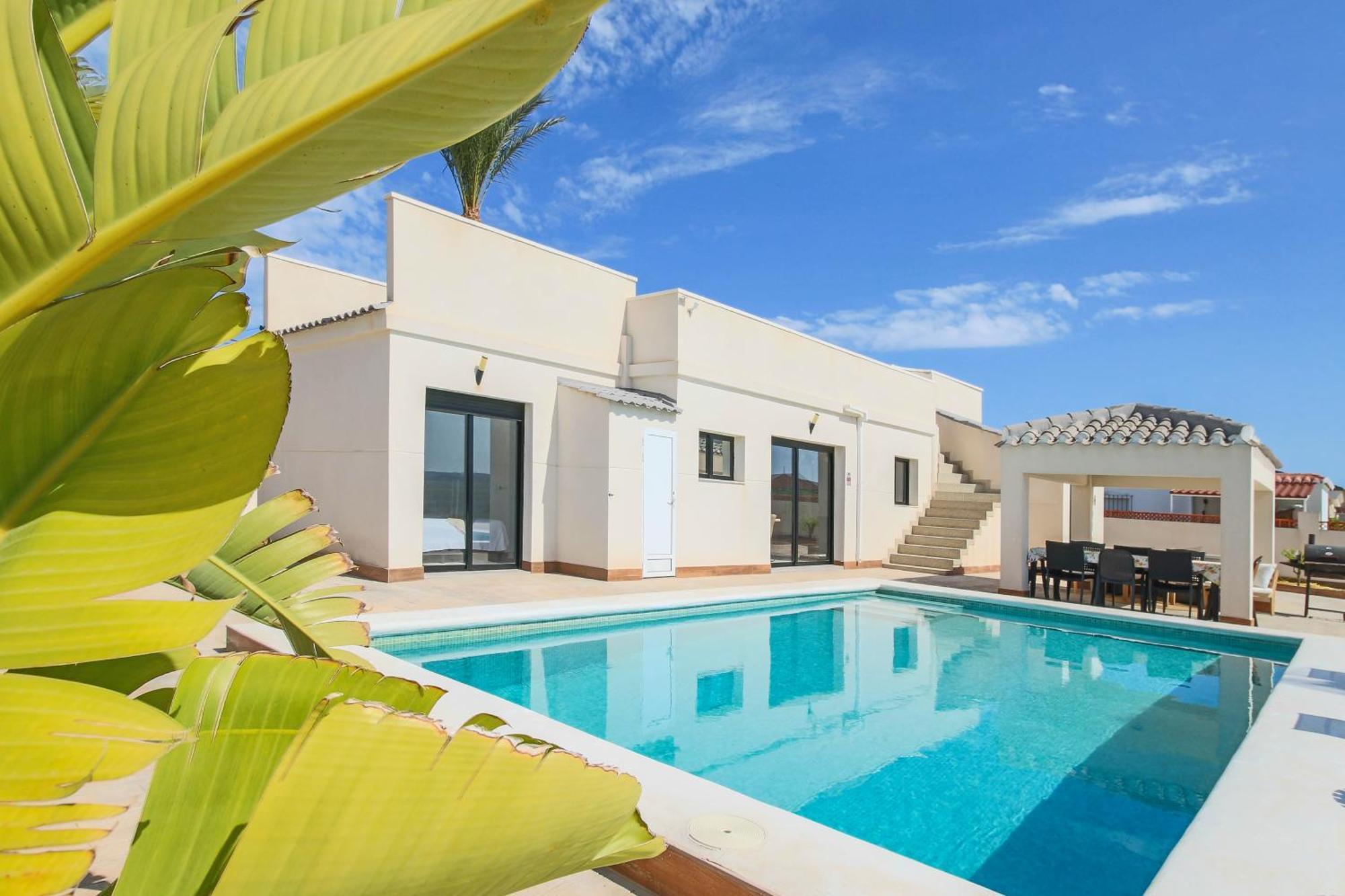 Pink Lagoon Villa Торевиеха Екстериор снимка
